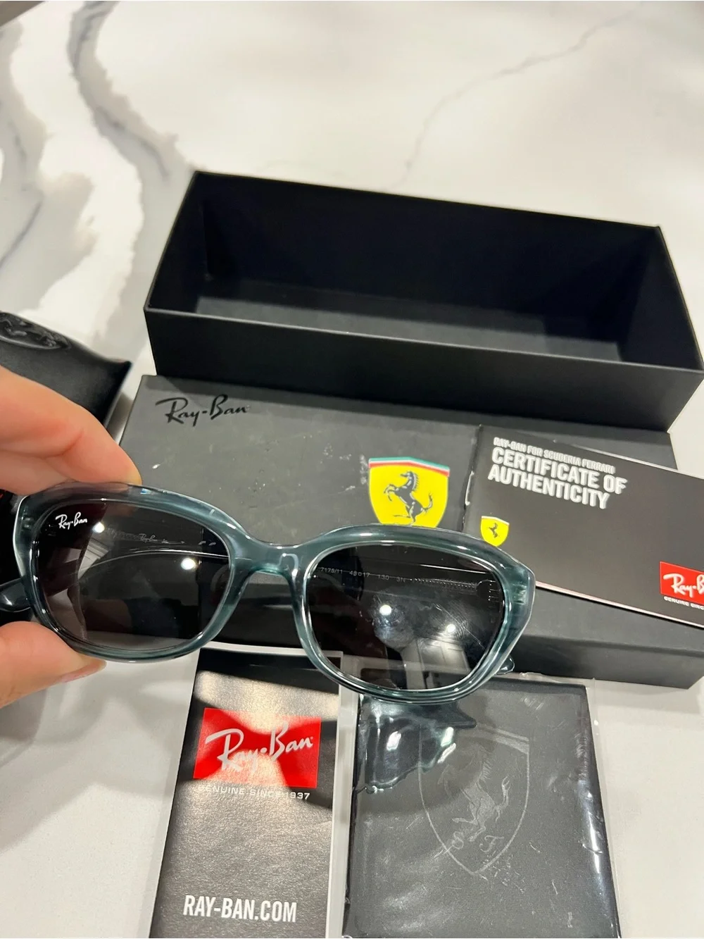 Ray-Ban must have
